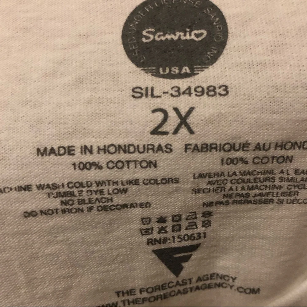 Hello kitty by Sanrio graphic shirt - Picture 6 of 6